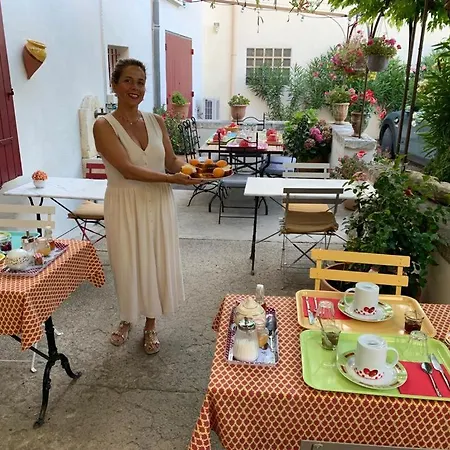 Le Colombier Couette-café Venasque