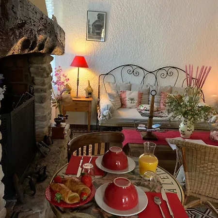 Le Colombier Couette-café Venasque
